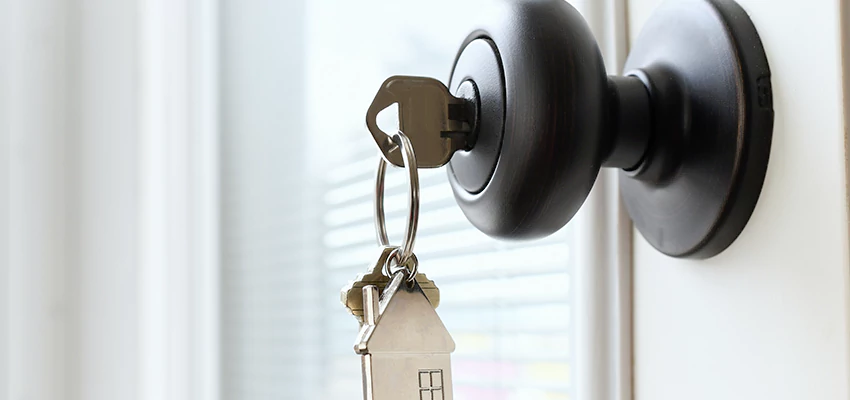 Bifold Door Knob Replacement in Larkspur, California